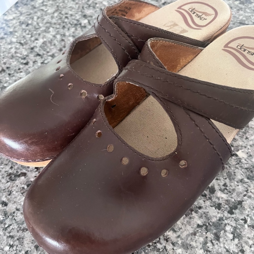 Dansko Clogs 🍁 (7.5-8)
